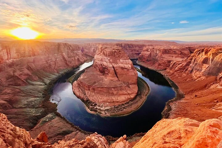 Horseshoe Bend at sunset during the Las Vegas day-trip itinerary